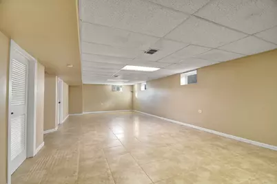 [Address not provided], Worth, IL 60482 - Photo 11