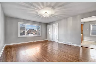 [Address not provided], Worth, IL 60482 - Photo 3