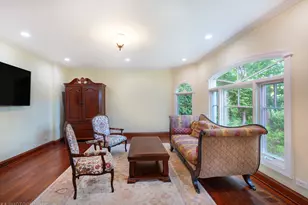 1009 Kings Ln, Glenview, IL 60025 - Photo 9