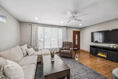 1527 N Wolf Road, Berkeley, IL 60163 - Photo 5