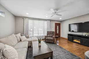 1527 N Wolf Rd, Berkeley, IL 60163 - Photo 5