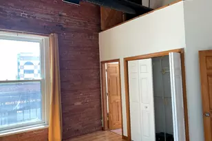 29 W New York St, Aurora, IL 60506 - Photo 9