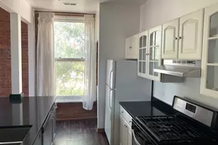 29 W New York St, Aurora, IL 60506 - Photo 5