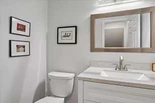 1906 Lincoln St, Evanston, IL 60201 - Photo 11