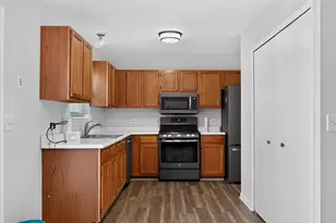 2640 Sycamore Dr, Waukegan, IL 60085 - Photo 7
