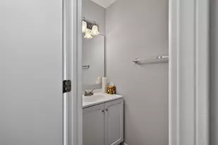 2640 Sycamore Dr, Waukegan, IL 60085 - Photo 19