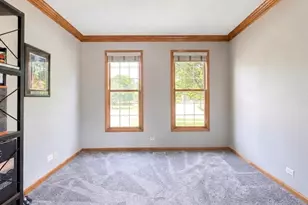 376 Amy Ct, Glen Ellyn, IL 60137 - Photo 5