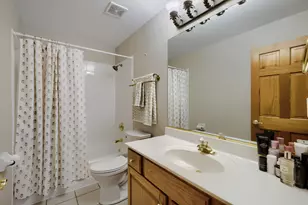 376 Amy Ct, Glen Ellyn, IL 60137 - Photo 17