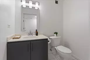 645 N Kingsbury St, Chicago, IL 60654 - Photo 13