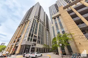 700 N Larrabee St, Chicago, IL 60654 - Photo 1