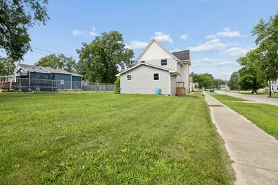 294 N Greenwood Avenue, Kankakee, IL 60901 - Photo 3
