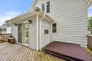 902 N 12th St, Dekalb, IL 60115 - Photo 21
