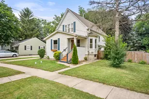 902 N 12th St, Dekalb, IL 60115 - Photo 1