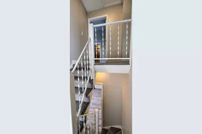 3816 W Montrose Avenue, Chicago, IL 60618 - Photo 11