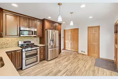 816 W Heritage Drive, Addison, IL 60101 - Photo 7
