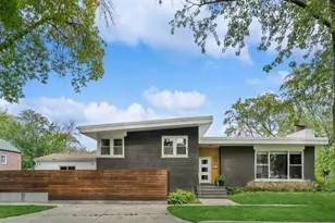 2804 W Rascher Ave, Chicago, IL 60625 - Photo 1