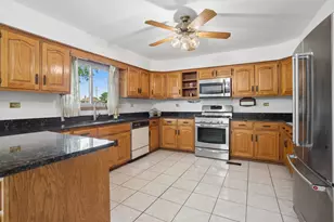 1280 N Aspen Way, Addison, IL 60101 - Photo 5