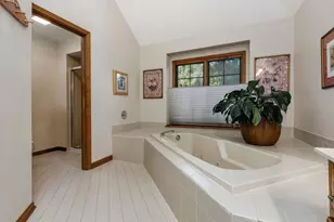 1381 Champion Forest Ct, Wheaton, IL 60187 - Photo 19