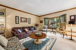 1381 Champion Forest Ct, Wheaton, IL 60187 - Photo 9