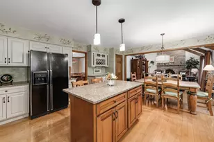 1381 Champion Forest Ct, Wheaton, IL 60187 - Photo 3