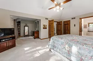 1381 Champion Forest Ct, Wheaton, IL 60187 - Photo 13