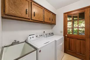 1381 Champion Forest Ct, Wheaton, IL 60187 - Photo 21