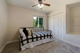 2401 Brunswick Cir, Woodridge, IL 60517 - Photo 11