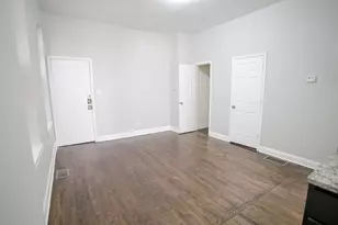 1322 W 18th Pl, Chicago, IL 60608 - Photo 5