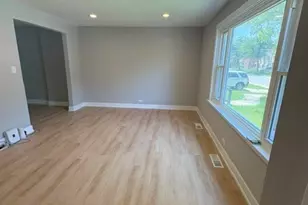 9737 S Merrill Ave, Chicago, IL 60617 - Photo 3