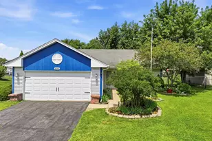 592 Bluff St, Carol Stream, IL 60188 - Photo 1