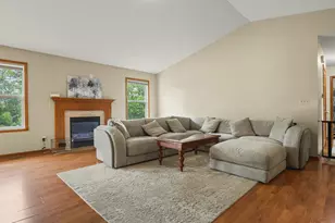 8460 Crooked Bend Rd, Machesney Park, IL 61115 - Photo 5