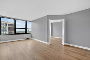1560 N Sandburg Terrace, Chicago, IL 60610 - Photo 11