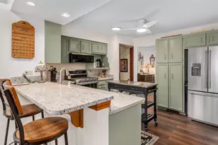 4733 S Pershing Ave, Downers Grove, IL 60515 - Photo 9