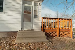 206 W 1st St, Lostant, IL 61334 - Photo 11