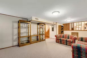 7827 Rohrer Dr, Downers Grove, IL 60516 - Photo 11