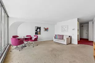 300 N State St, Chicago, IL 60654 - Photo 11