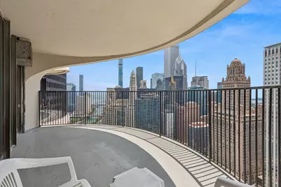 300 N State Street #4333, Chicago, IL 60654 - Photo 9