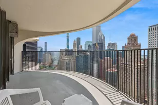 300 N State St, Chicago, IL 60654 - Photo 9