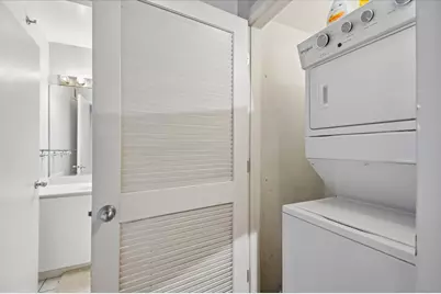 360 W Illinois Street #312, Chicago, IL 60654 - Photo 11
