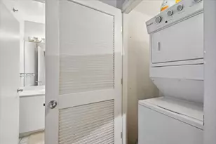360 W Illinois St, Chicago, IL 60654 - Photo 11
