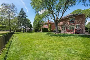 1105 Austin Ave, Park Ridge, IL 60068 - Photo 39