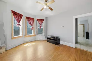 11754 S Wallace St, Chicago, IL 60628 - Photo 9