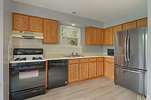 3612 Hale Ln, Island Lake, IL 60042 - Photo 9
