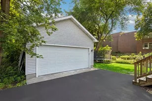 213 W Maple Ave, Libertyville, IL 60048 - Photo 15