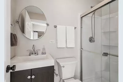 213 W Maple Avenue, Libertyville, IL 60048 - Photo 11