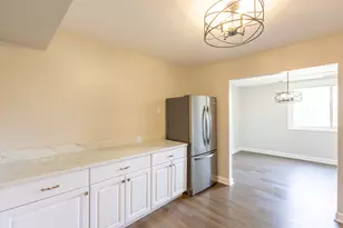 450 Raintree Ct, Glen Ellyn, IL 60137 - Photo 9