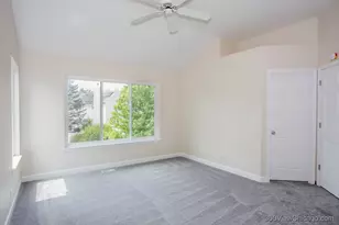 305 W Applegate Ct, Round Lake, IL 60073 - Photo 23
