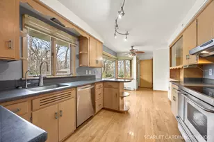 501 Glenwood Trail, Elgin, IL 60120 - Photo 11