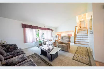 2433 S Shag Bark Trail, Arlington Heights, IL 60005 - Photo 3