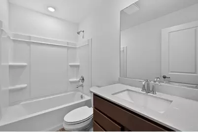 164 E Berkshire Drive, Crystal Lake, IL 60014 - Photo 17